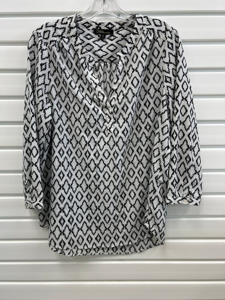 Dalia Women's Black and White Geometric Print Top