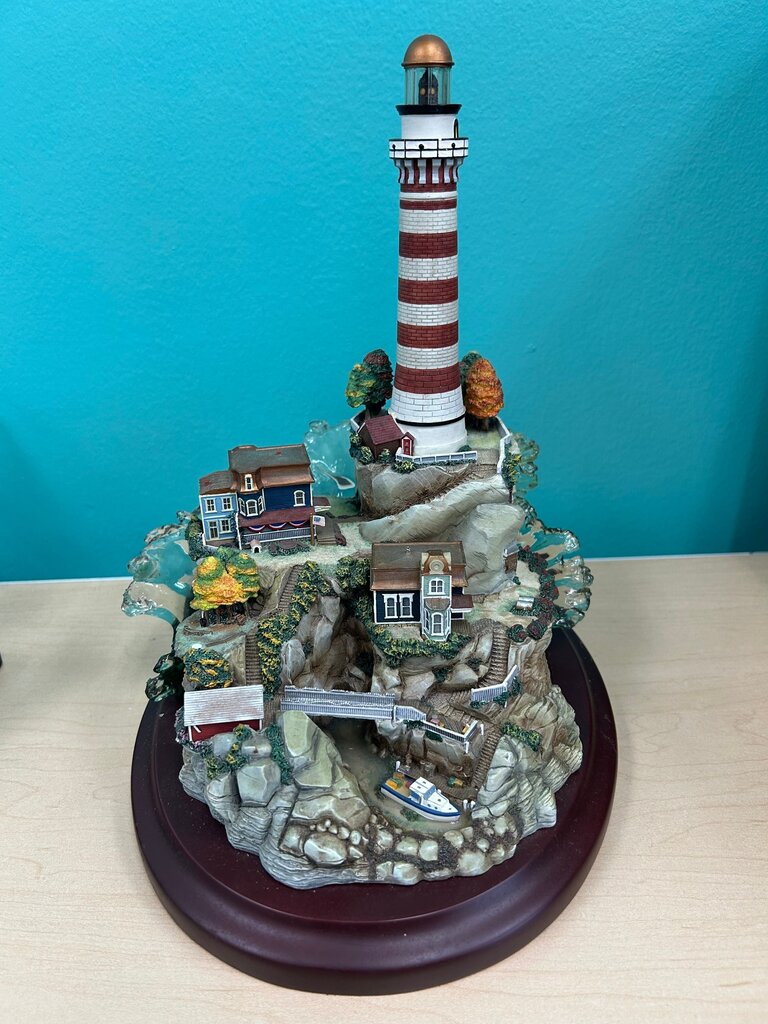 Light at Harbor Bridge Figurine