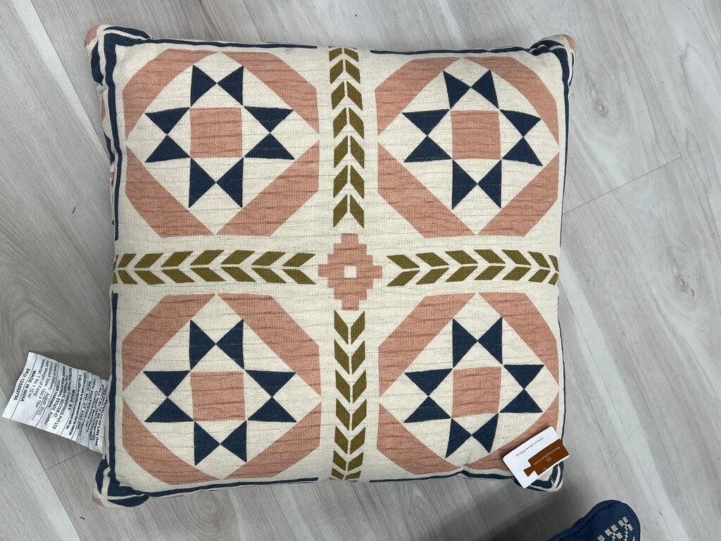 Geometric Pattern Decorative Throw Pillow