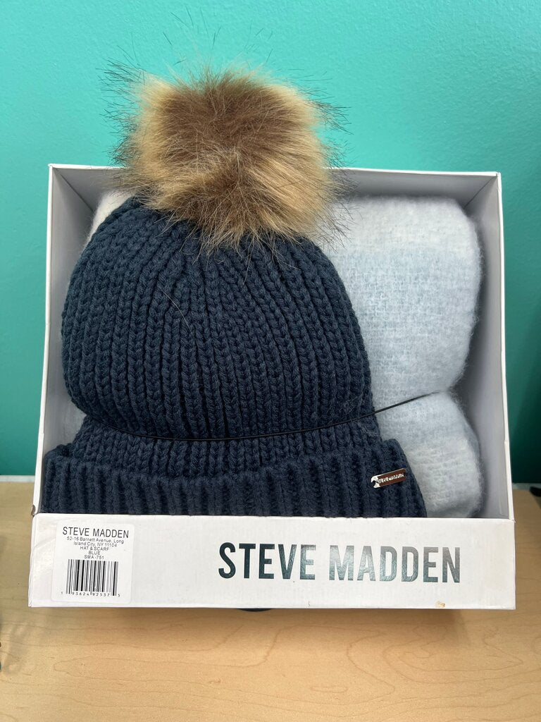 Steve Madden Knit Beanie and Scarf Set NEW