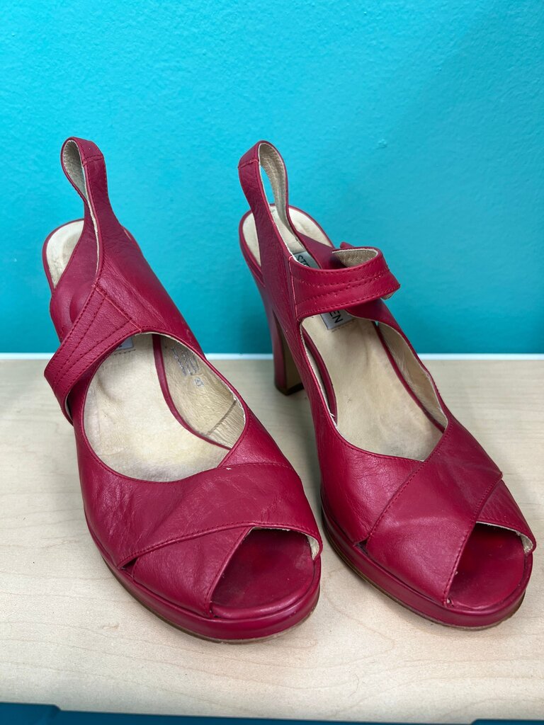 Steve Madden Red Leather Retro Peep Toe Slingback Platform Heels