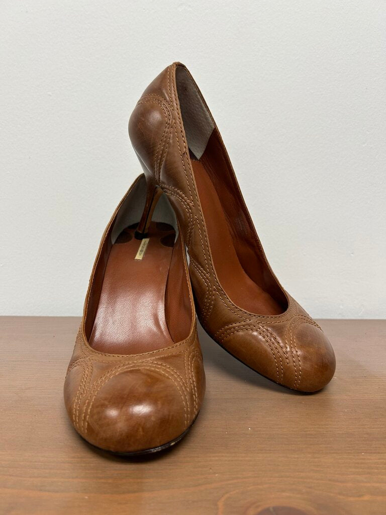 Max Studio Topstitched Leather Round-Toe Pumps