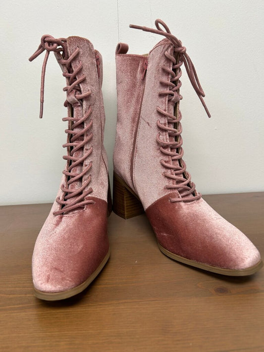 Dusty Pink Velvet Lace-Up Ankle Boots with Block Heel — Size 9