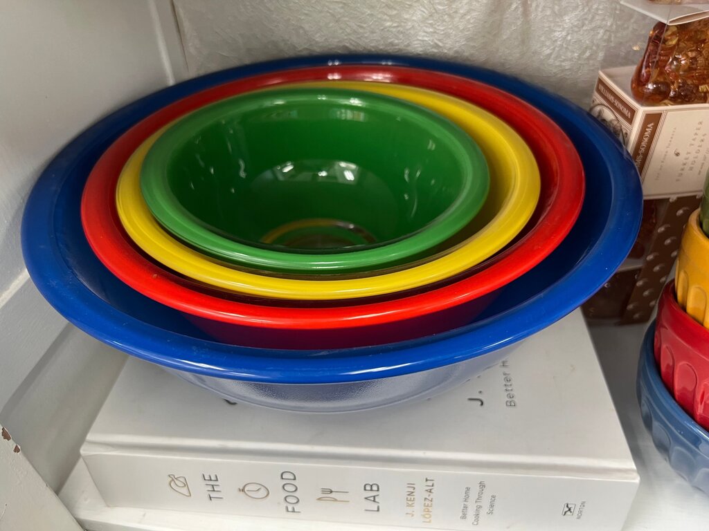 Colorful Pyrex Nesting Mixing Bowls Set