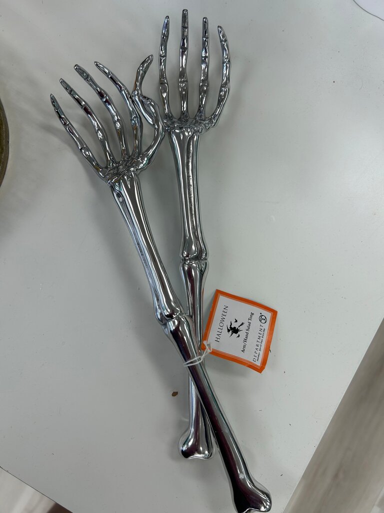 Halloween SkNEW Department 56 Halloween Skeleton Tongseleton Tongs