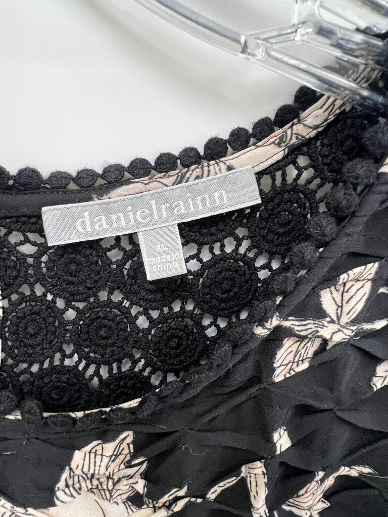 Daniel Rainn Floral Black Top XL