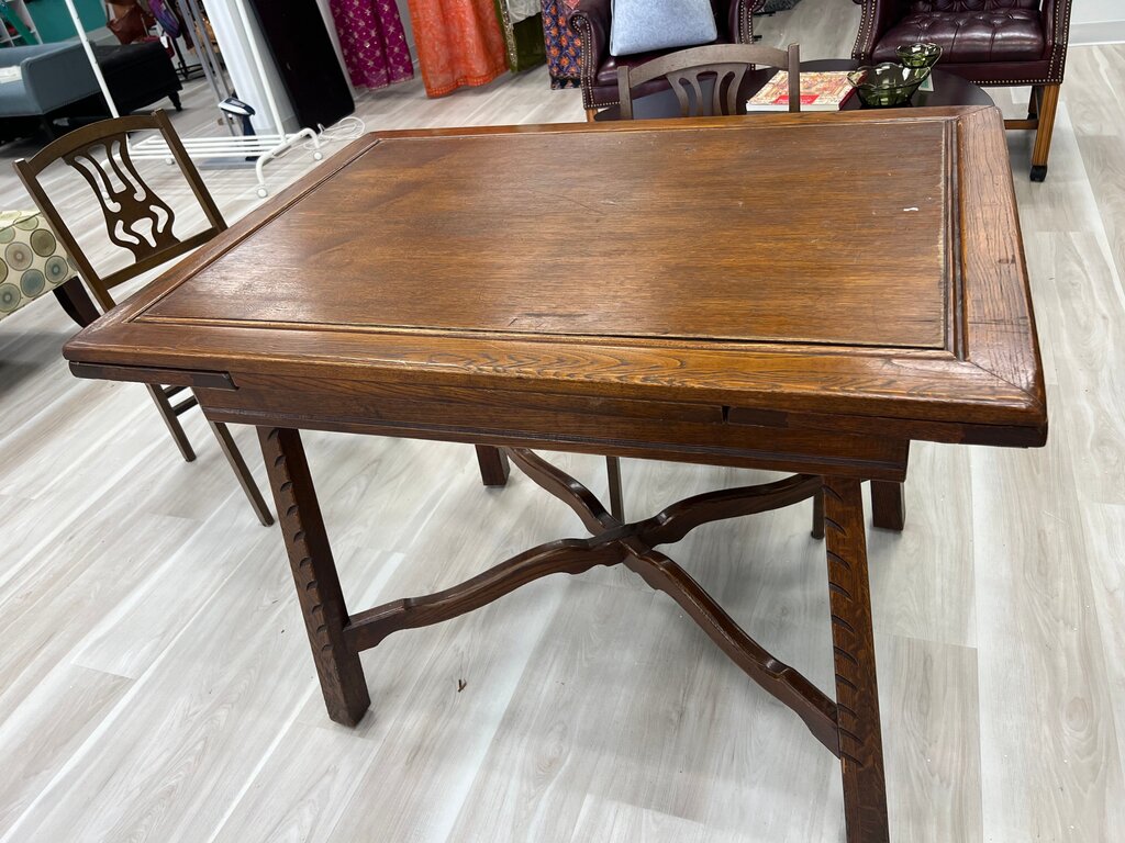 Vintage Oak Dining Table w/ extendable leaves (as is)