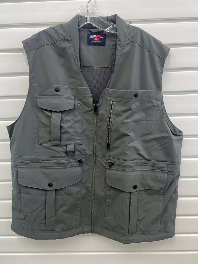 TravelSmart Men's Gray Vest by Rountree and Yorke