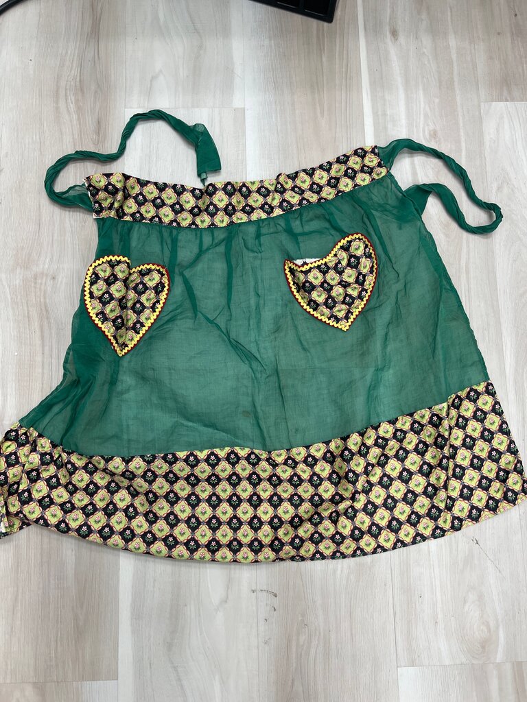 Green Decorative Apron with Heart Pockets