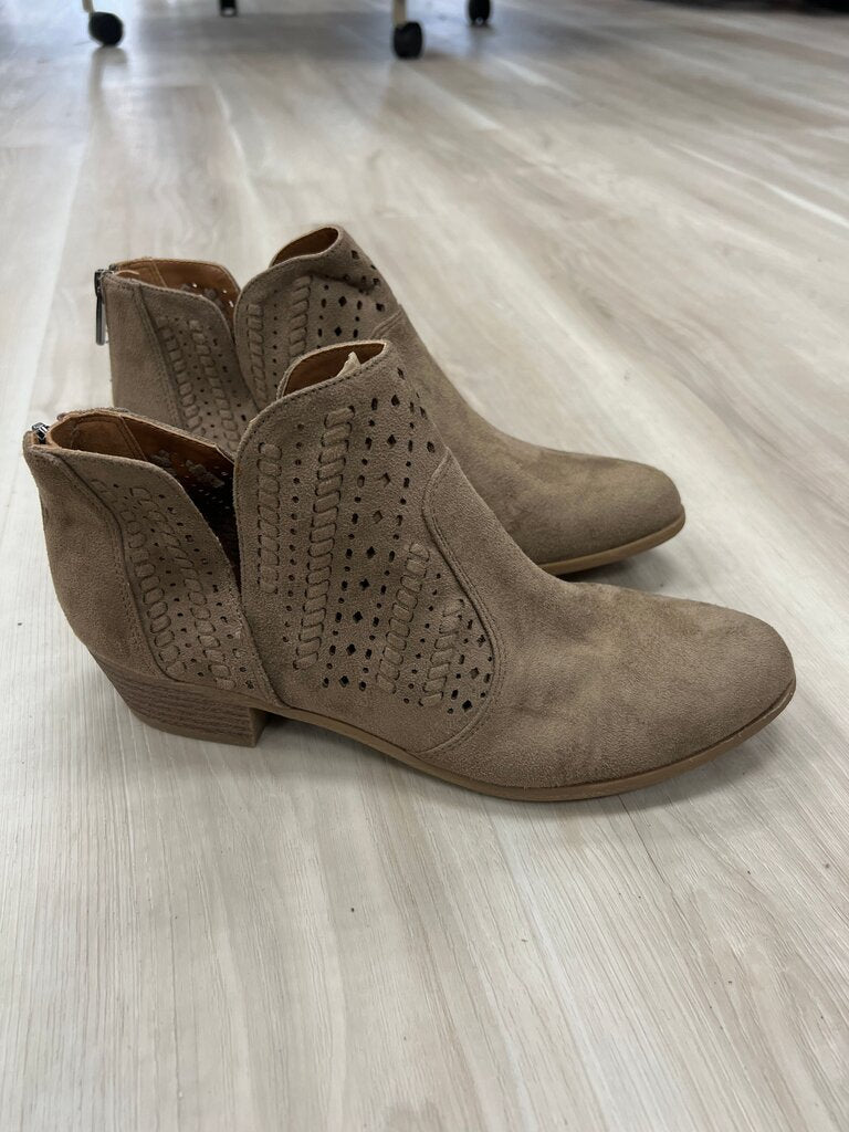 Indigo Rd. Women's Tan Ankle Booties