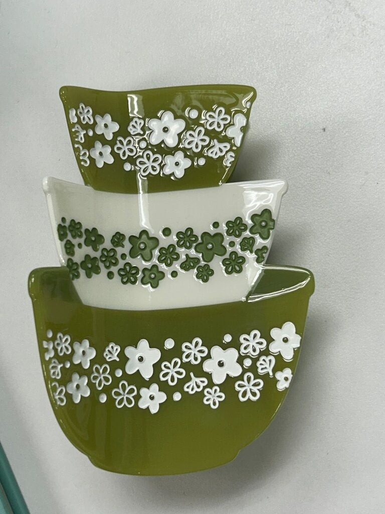 NEW Pyrex Stacking Bowls Hair Claw