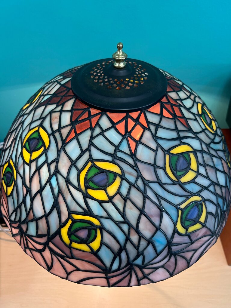 Tiffany-Style Stained Glass Peacock Table Lamp