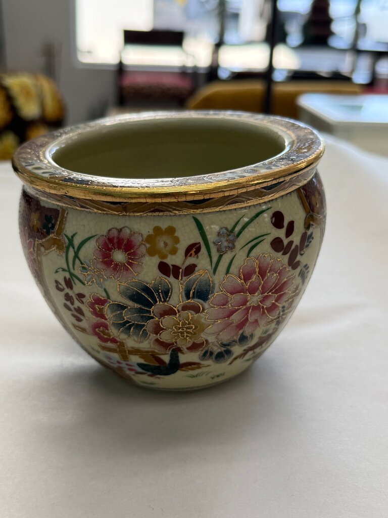 Floral Decorative Satsuma-style cachepot