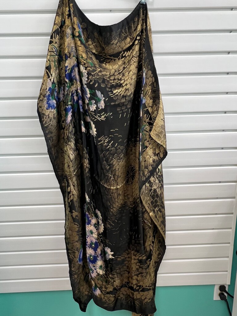 Vintage Black and Gold Piano Scarf