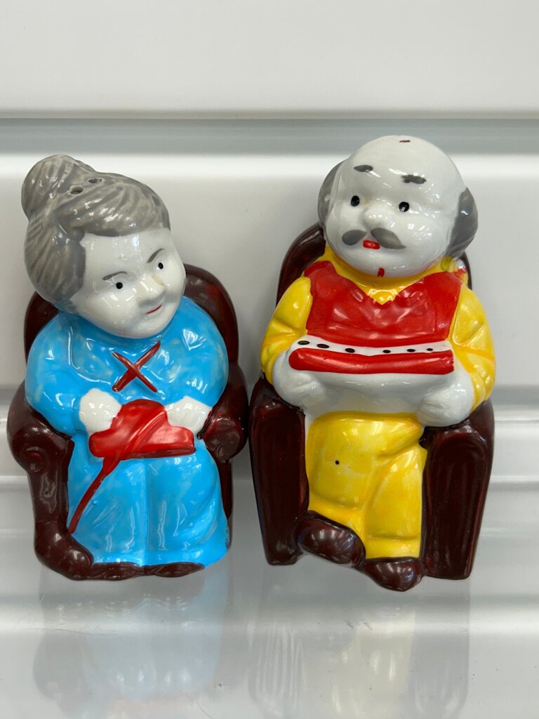 Vintage Ceramic Salt and Pepper Shakers Grandma and Grandpa