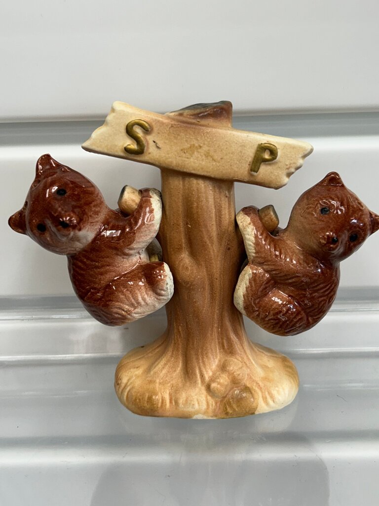 Vintage Bear Cubs Climbing Tree Shaker Set