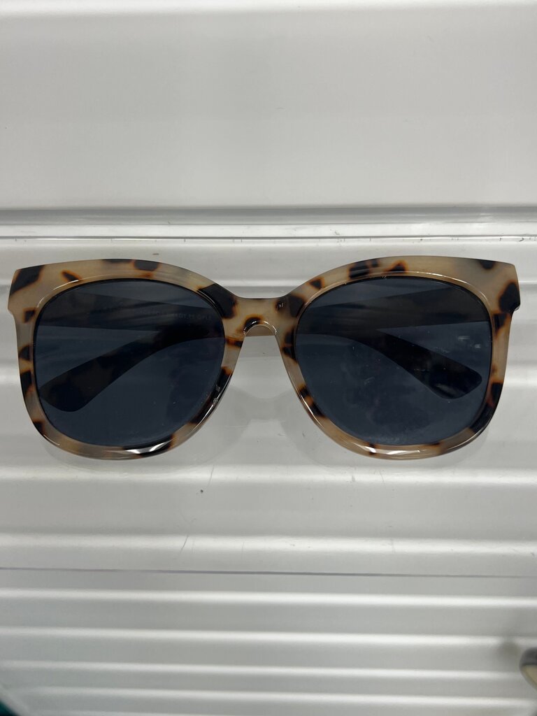 Quay Australia Oversized Square Sunglasses – Cream Tortoise Frame