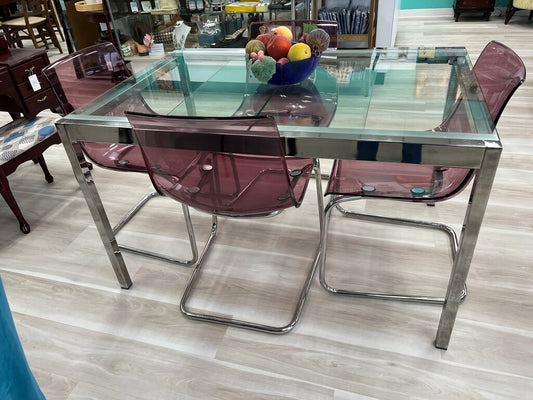 Extendable Glass Dining Table & 4 Lilac Tobias Chairs