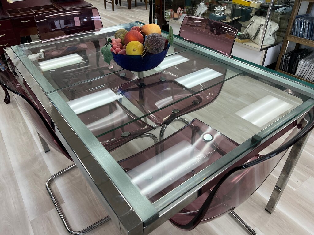 Extendable Glass Dining Table & 4 Lilac Tobias Chairs