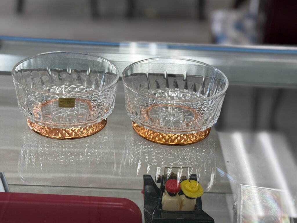 Arcoroc Glass Serving Bowls with Copper Base