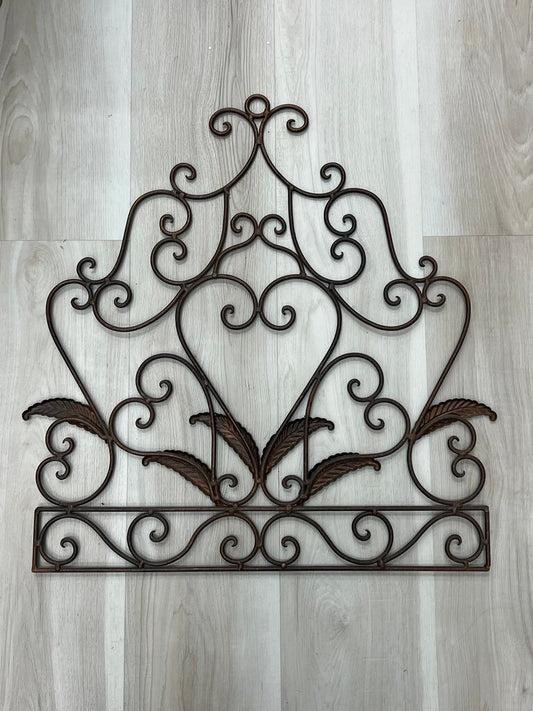 Rustic Metal Wall Art with Leaf Design