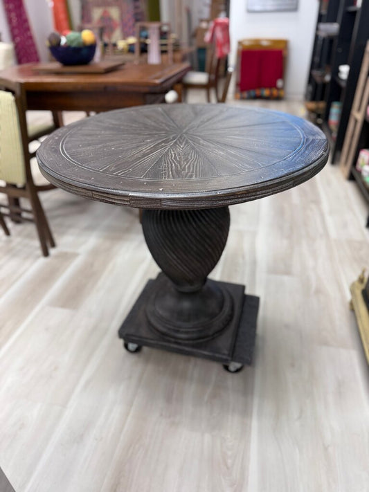 Hooker Furniture Traditions Round End Table