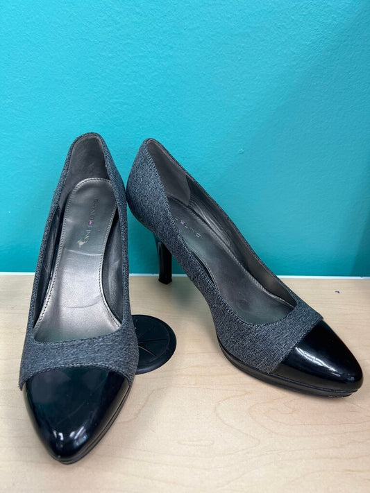 Bandolino Vine Gray Textile Black Patent Cap Toe Pumps