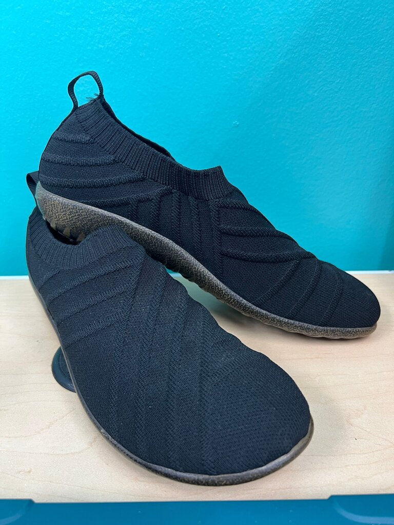 Naot Black Stretch Knit Slip On Comfort Sneakers Made in Israel size 8.5