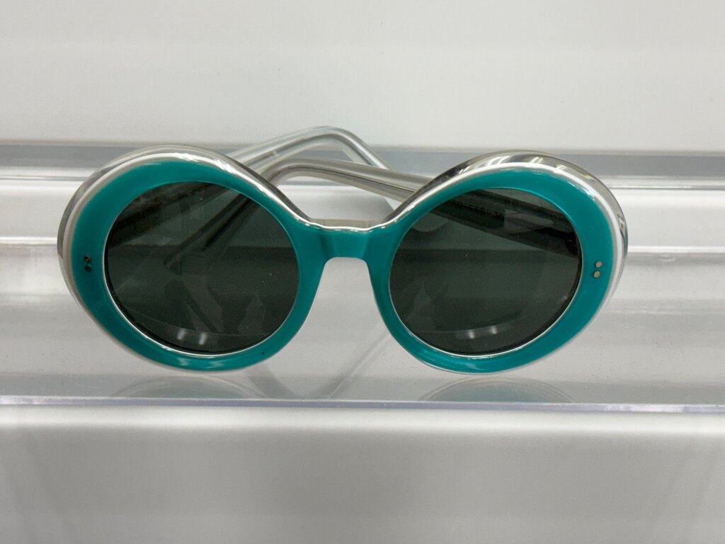 Turquoise oval Oleg Cassini, Made in France