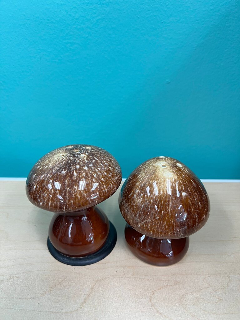 Vintage 70s Brown Drip Glaze Mushroom Salt and Pepper Shakers